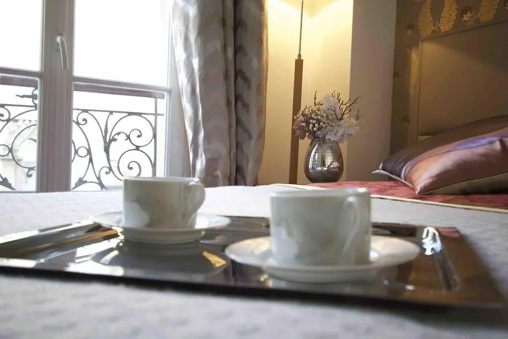 Couette-café Saint Honore Paris